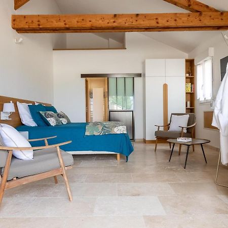 Bed and Breakfast Mas Des Tourterelles Jonquieres  Exterior foto